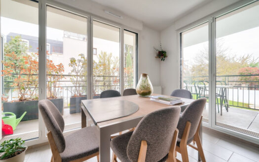 Appartement De Trois Pièces À Ne Pas Manquer À Chatenay Mala