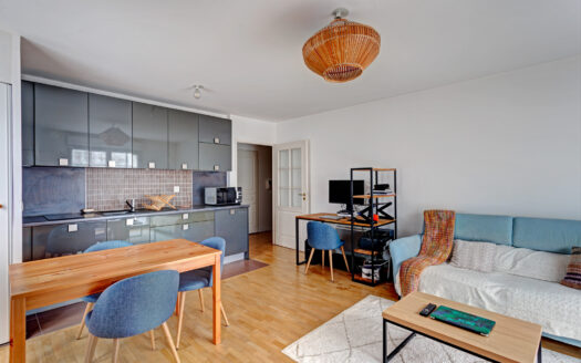 En Exclusivité : Beau 2 Pièces avec Balcon