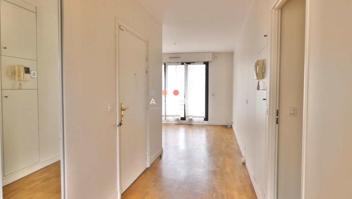 Appartement lumineux avec parquet au sol, Sceaux.