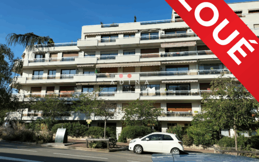 Loué – Parking proximité RER B