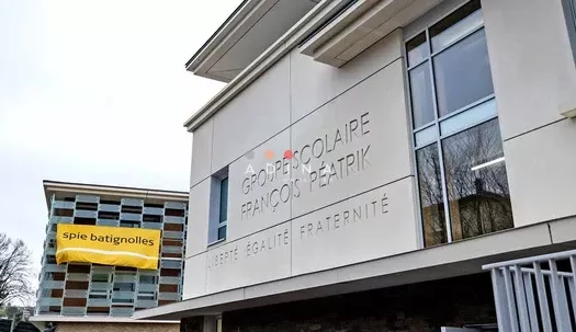 École moderne à Le Plessis-Robinson.