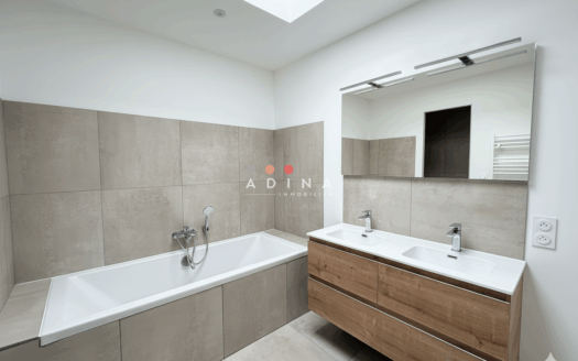 Maison récente dans un cadre privilégié   La Boissière-École