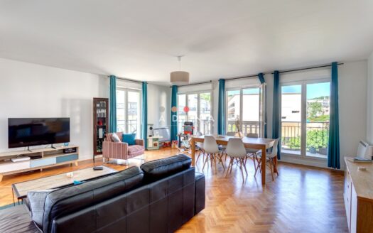 À Vendre – Grand 4 Pièces Traversant avec Balcon au Plessis-