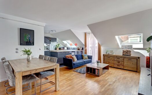 Dernier Étage 4 Pièces Traversant Coeur de Ville Le P