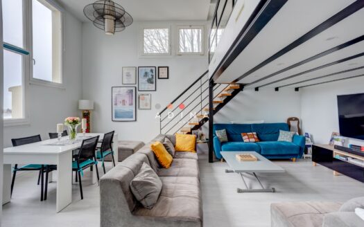 Rare sur le Secteur – Ancien Atelier d&rsquo;Artiste avec Séjour C